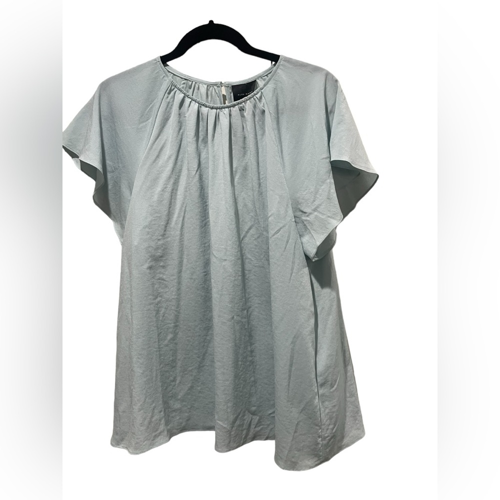 Alex Marie lightweight light blue flutter sleeve flowy blouse NWT $69 size M